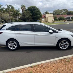 2018 Holden Astra - Image 4